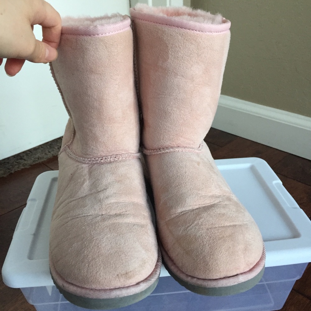 CLASSIC SHORT PINK UGG BOOTS